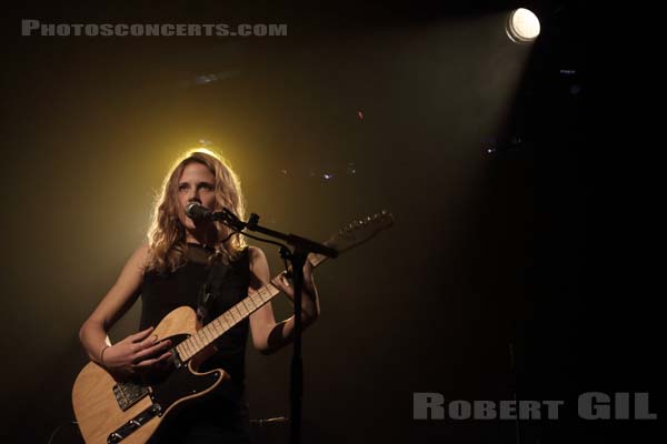 HELENA DELAND - 2017-12-04 - PARIS - La Maroquinerie - 